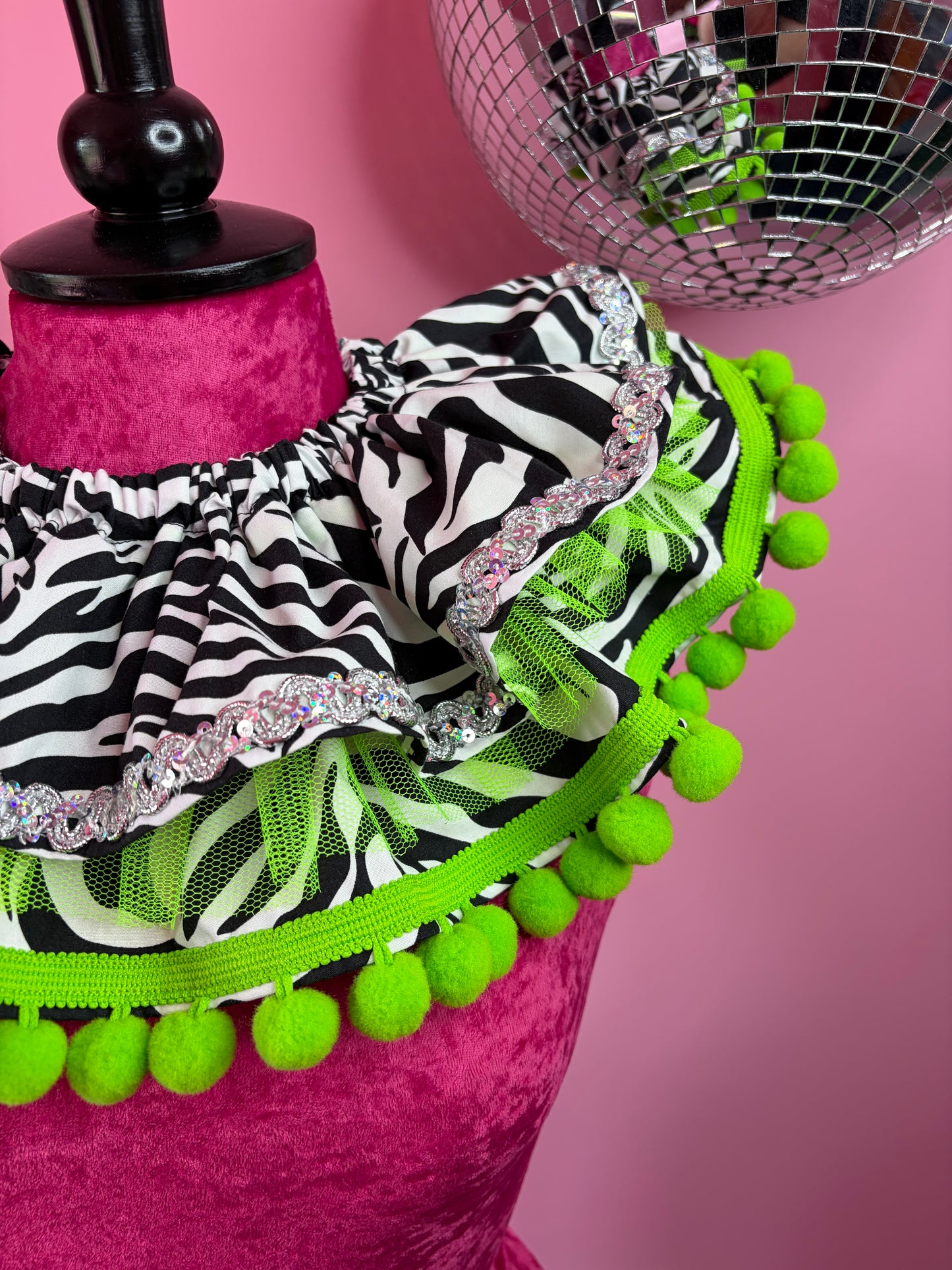 Hi-Vis Zebra Ruff